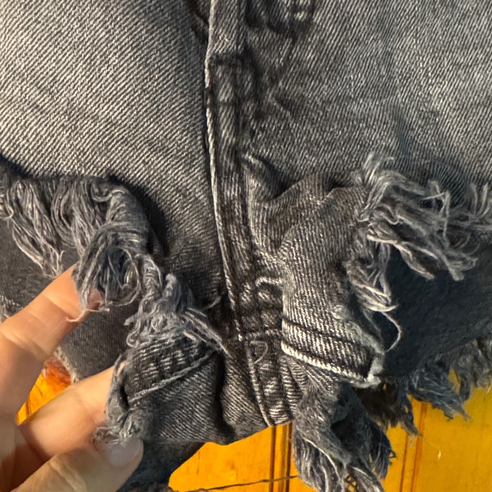 We The Free Charcoal Frayed Jean Shorts - Picture 4 of 5